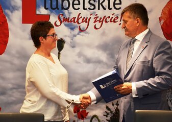 Zdjęcie przedstawia Wójta Gminy Wierzbica oraz Członka Zarządu Województwa Lubelskiego Zdzisława Szweda