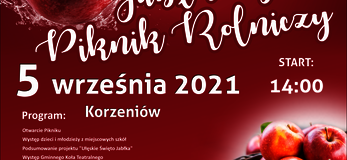 Plakat dotyczy organizacji przez Gminną Bibliotekę Publiczną w Ułężu Jabłkowego Pikniku Rolniczego. Na czerwonym tle, po lewej strony widnieje soczyste, dojrzałe jabłko, na górze tekst o nazwie Gminna Biblioteka Publiczna w Ułężu zaprasza na imprezę plenerową Jabłkowy Piknik Rolniczy, po lewej stronie widać logo Gminy Ułęż, na dole podano program pikniku Występ dzieci z miejscowych szkół, podsumowanie projektu Ułęskie Święto Jabłka, występ gminnego koła teatralnego, quiz przyrodniczy Koło Juniorów 102, ogłoszenie wyników konkursu plastycznego dla dzieci pn. "Jabłuszkowy sad marzeń", ogłoszenie wyników konkursu na "Najsmaczniejszą potrawę z jabłkiem", ogłoszenie wyników konkursu na "Najpiękniejsze stoisko z jabłkiem", występ Zespołu Czerniczanki z Kapelą, występ Zespołu "Cyganeria", zespół muzyczny REFLEX oraz wiele innych atrakcji. Wydarzenie ma miejsce w miejscowości Korzeniów dnia 5 września o godzinie 14. W dolnym prawym rogu widnieje koszyk wiklinowy z pięknymi czerwonymi jabłuszkami. Na dole plakatu widoczne są logotypy Unii Europejskiej, Gminnej Biblioteki Publicznej w Ułężu, Krajowej Sieci Obszarów Wiejskich, Programu Rozwoju Obszarów Wiejskich na lata 2014-2020. 