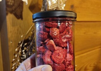 Filizowane truskawki w słoiku