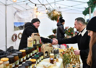 Stoisko wystawiennicze na Jarmarku Bożonarodzeniowym