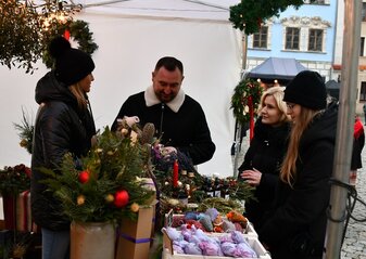 Stoisko wystawiennicze na Jarmarku Bożonarodzeniowym